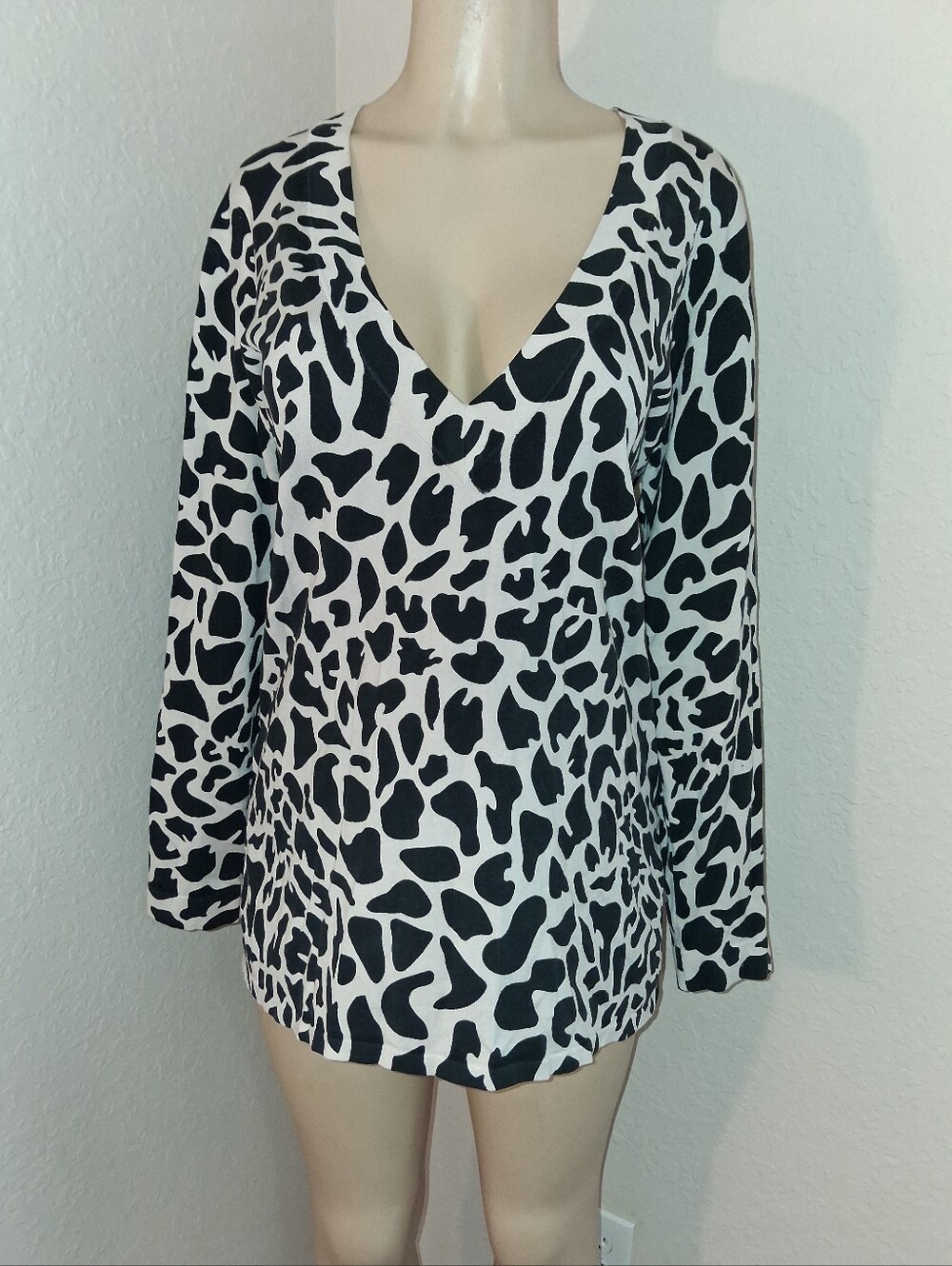 CHICO'S BLACK & CREAM ANIMAL PRINT TOP SZ 3 (XLG)